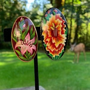 🌻Vintage Hand Painted Wood Floral Brooches